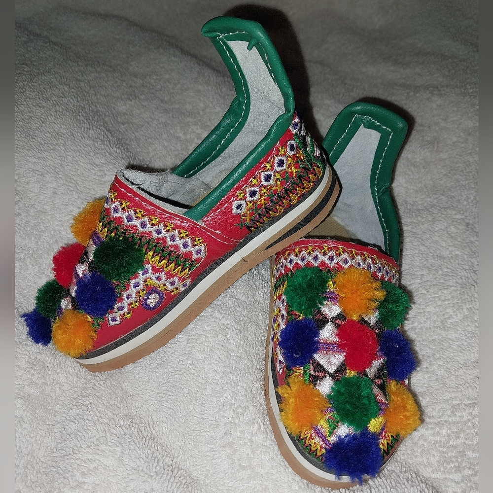 Kids Moccasins Embroidered Berber Babouchce NWOT